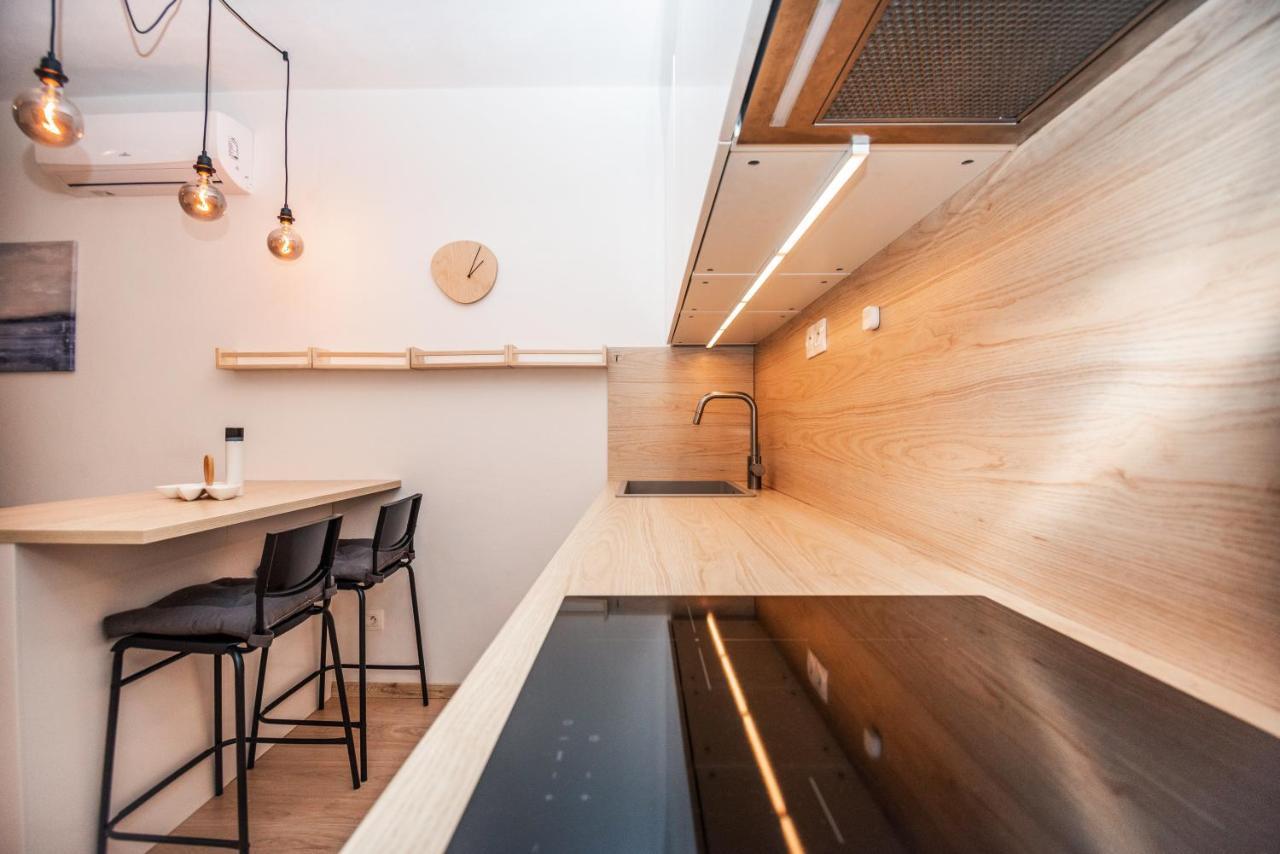 City Center Apartment - Modern & Elegant Bratislava Exterior foto
